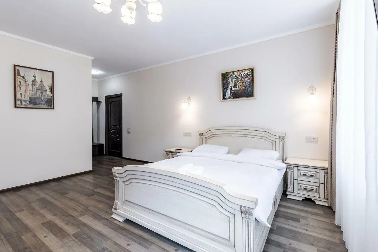 Opera House Apartment 3 Lviv